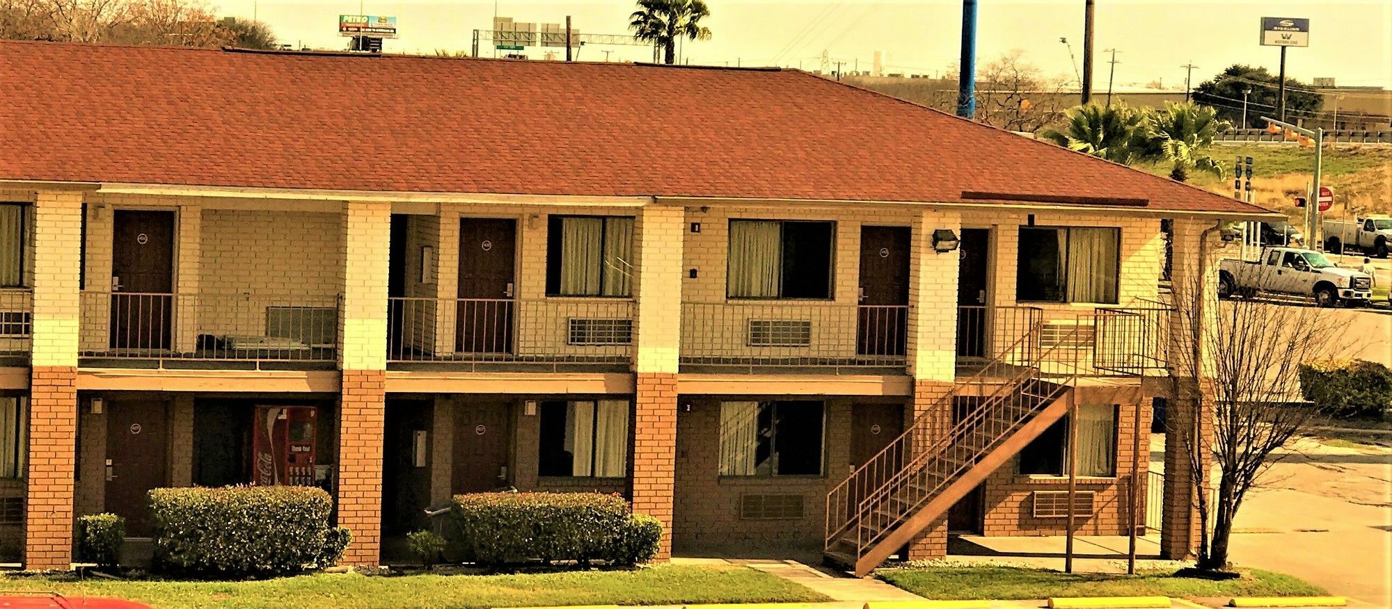 Hometowne Studios By Red Roof San Antonio E - Frost Bank Center Luaran gambar